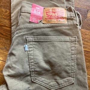 NWT LEVI 514 Straight Leg Corduroy Size 31x32